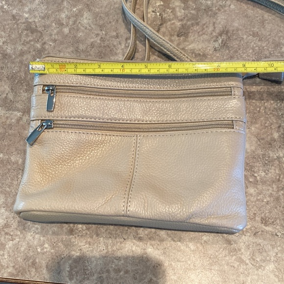 Bentley Leathers, nude/cream colour purse - Picture 10 of 12